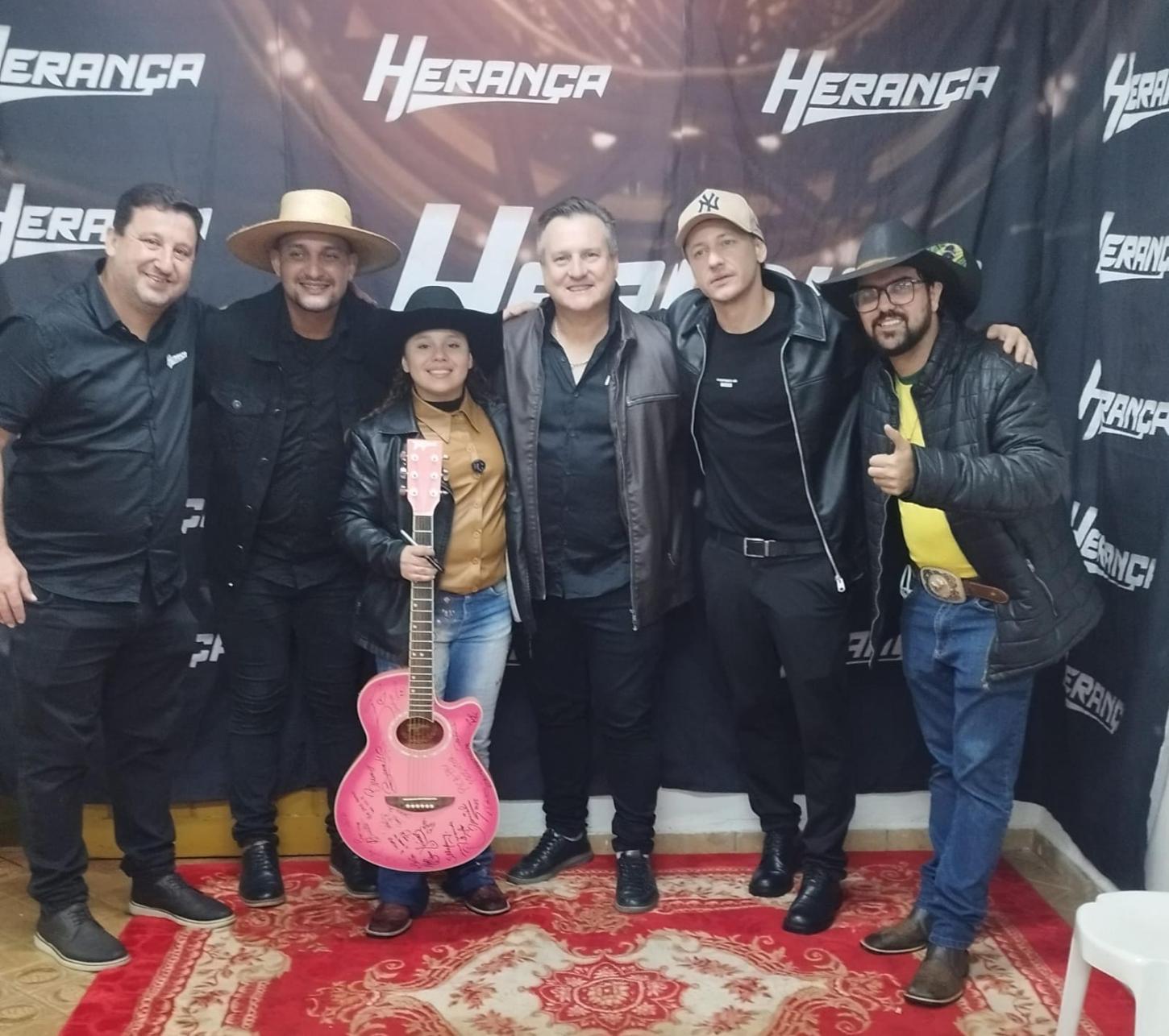 Grupo Herança realiza grande show em Mandaguari mesmo com chuva e público reduzido
