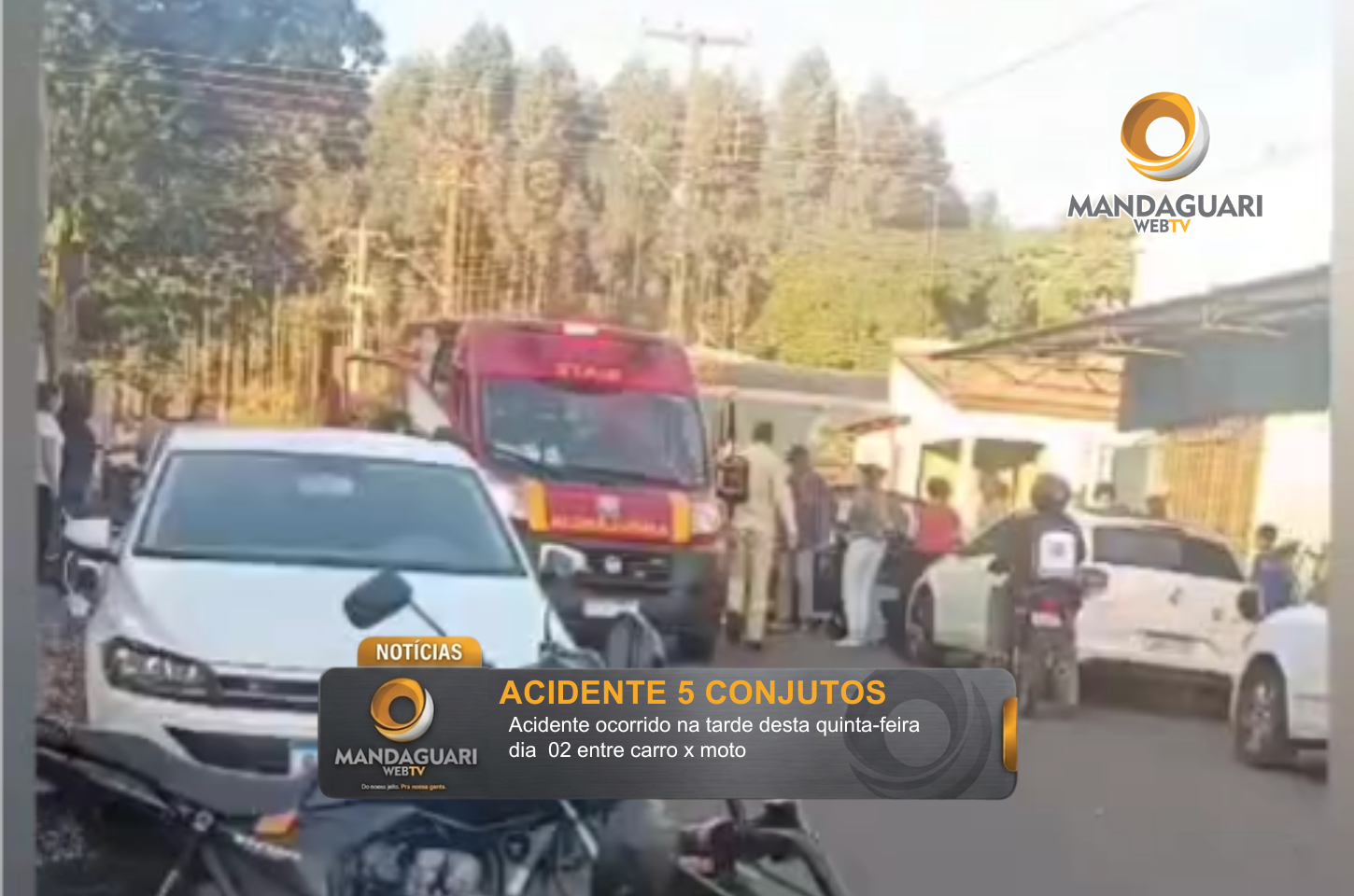 Carro e motocicleta se envolvem em acidente no Jardim Cinco Conjunto, em Mandaguari