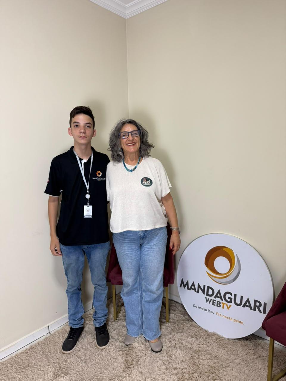 Professora Ana Lúcia participa de bate-papo na Mandaguari Web TV