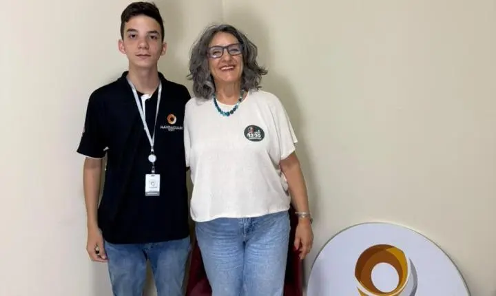 Professora Ana Lúcia participa de bate-papo na Mandaguari Web TV